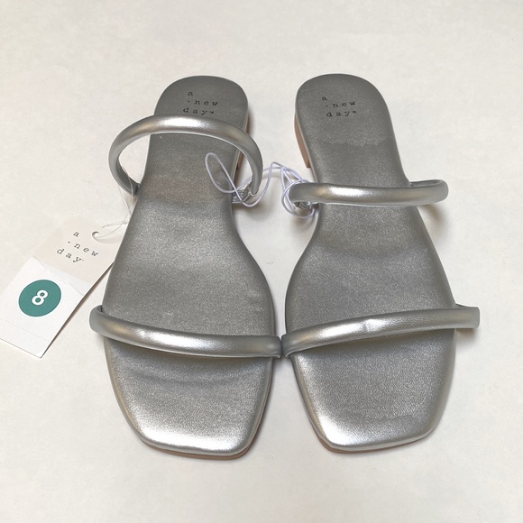 Silver metallic sandals - Picture 3 of 4